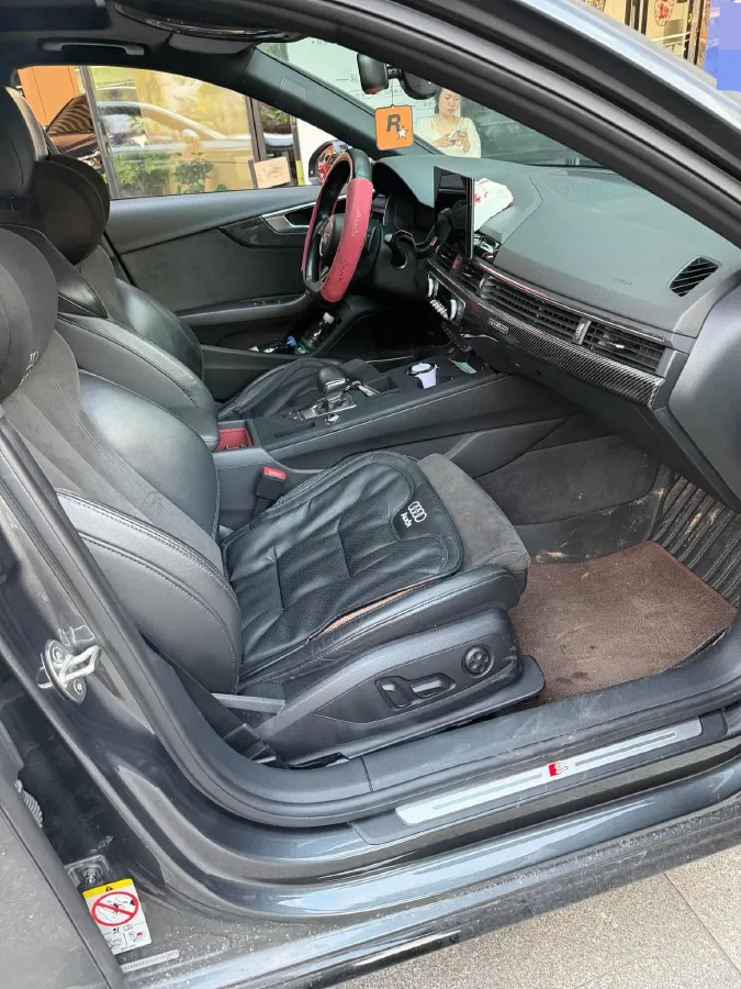 2022 Audi A4L 2.0T 252HP L4 7DCT,autocango,china used car exporter,china ev exporter,chinese used car exporter,chinese used ev exporter