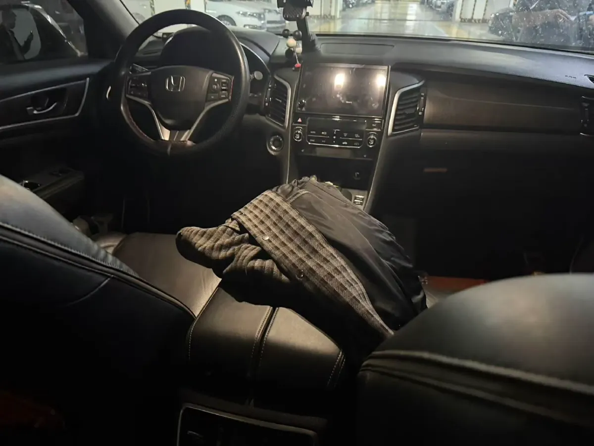 2020 Honda Avancier 2.0T 272HP L4 9AT,autocango,china used car exporter,china ev exporter,chinese used car exporter,chinese used ev exporter