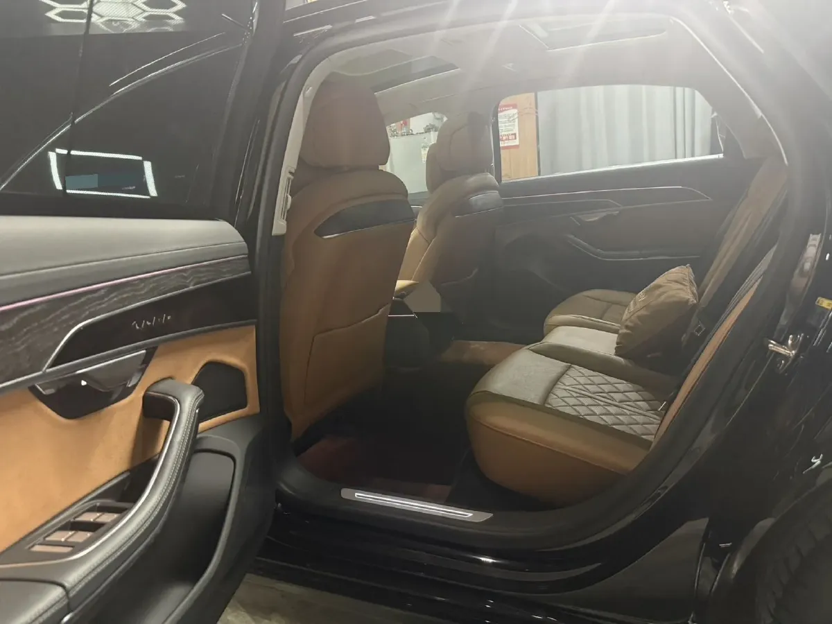 2024 Audi A8 3.0T 286HP V6 8AT,autocango,china used car exporter,china ev exporter,chinese used car exporter,chinese used ev exporter