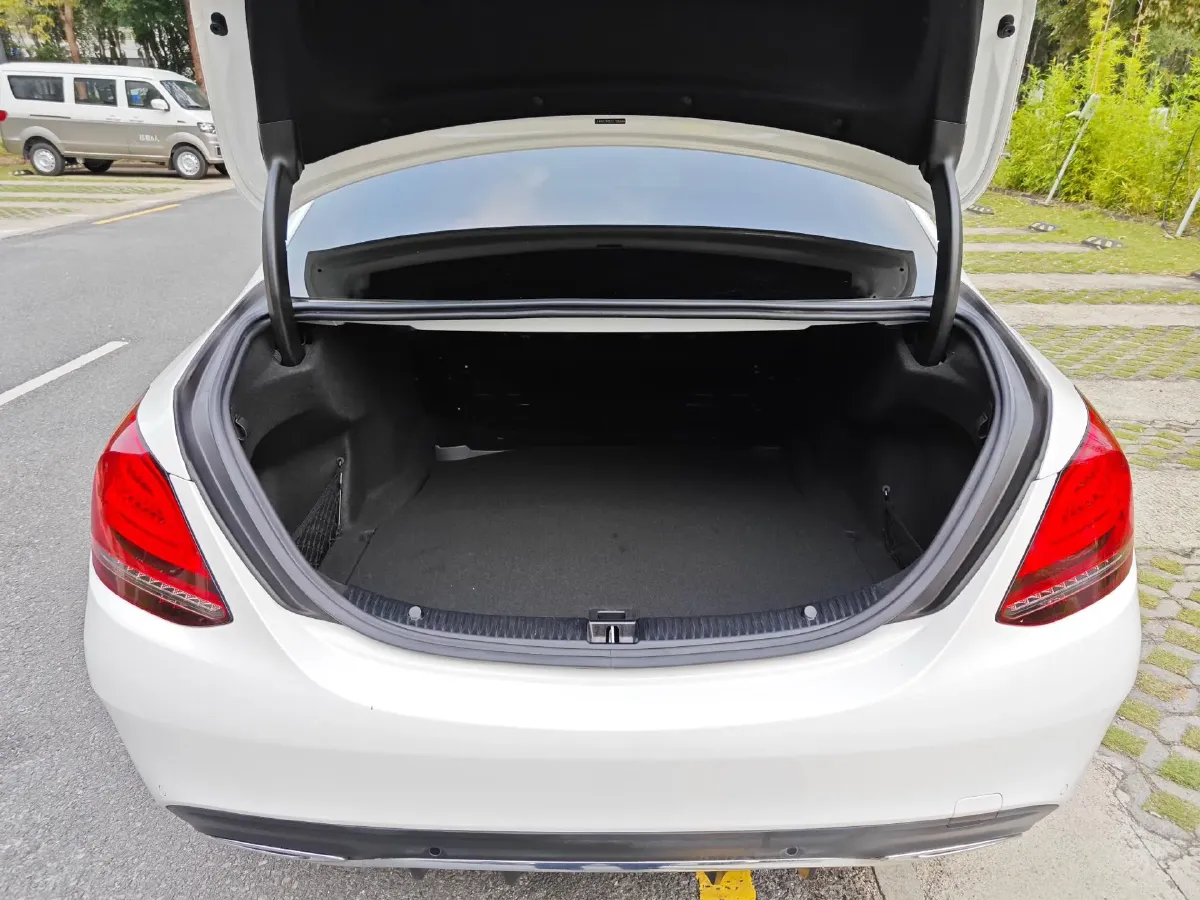 2020 Mercedes-Benz C Class 1.5T 184HP L4 9AT,autocango,china used car exporter,china ev exporter,chinese used car exporter,chinese used ev exporter