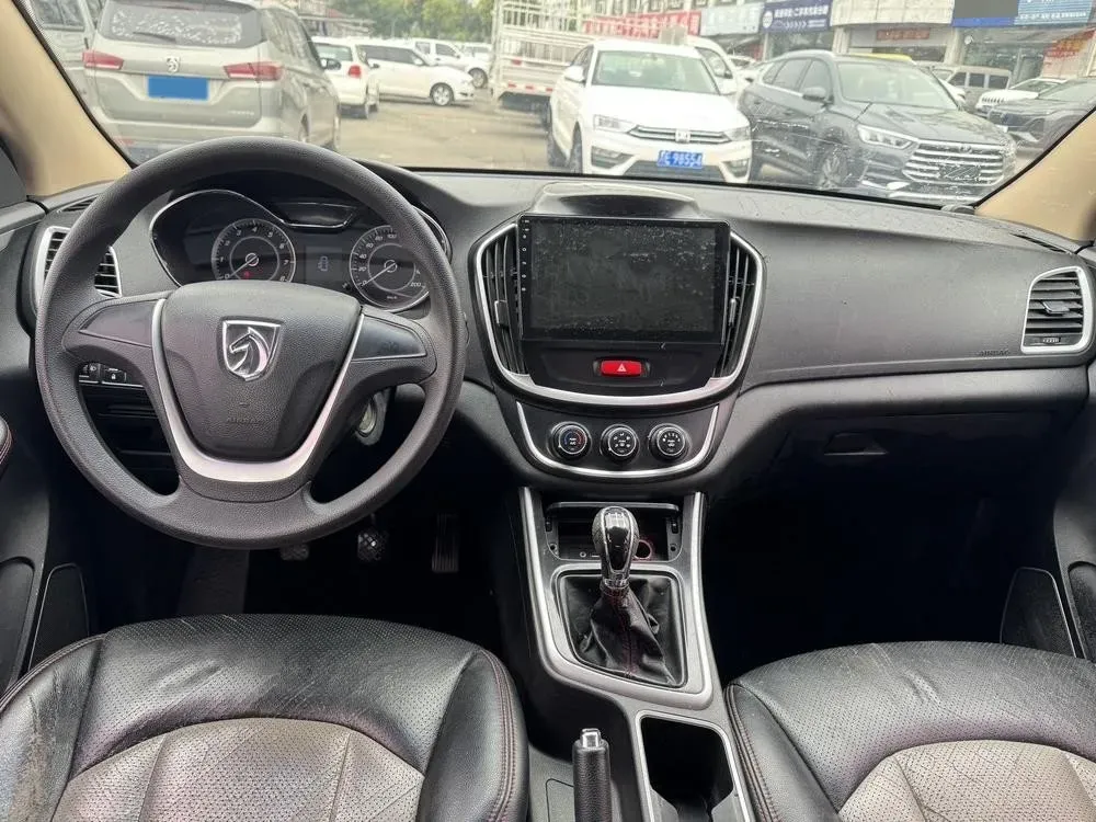 2014 BaoJun 610 1.5L 112HP L4 6AT,autocango,china used car exporter,china ev exporter,chinese used car exporter,chinese used ev exporter