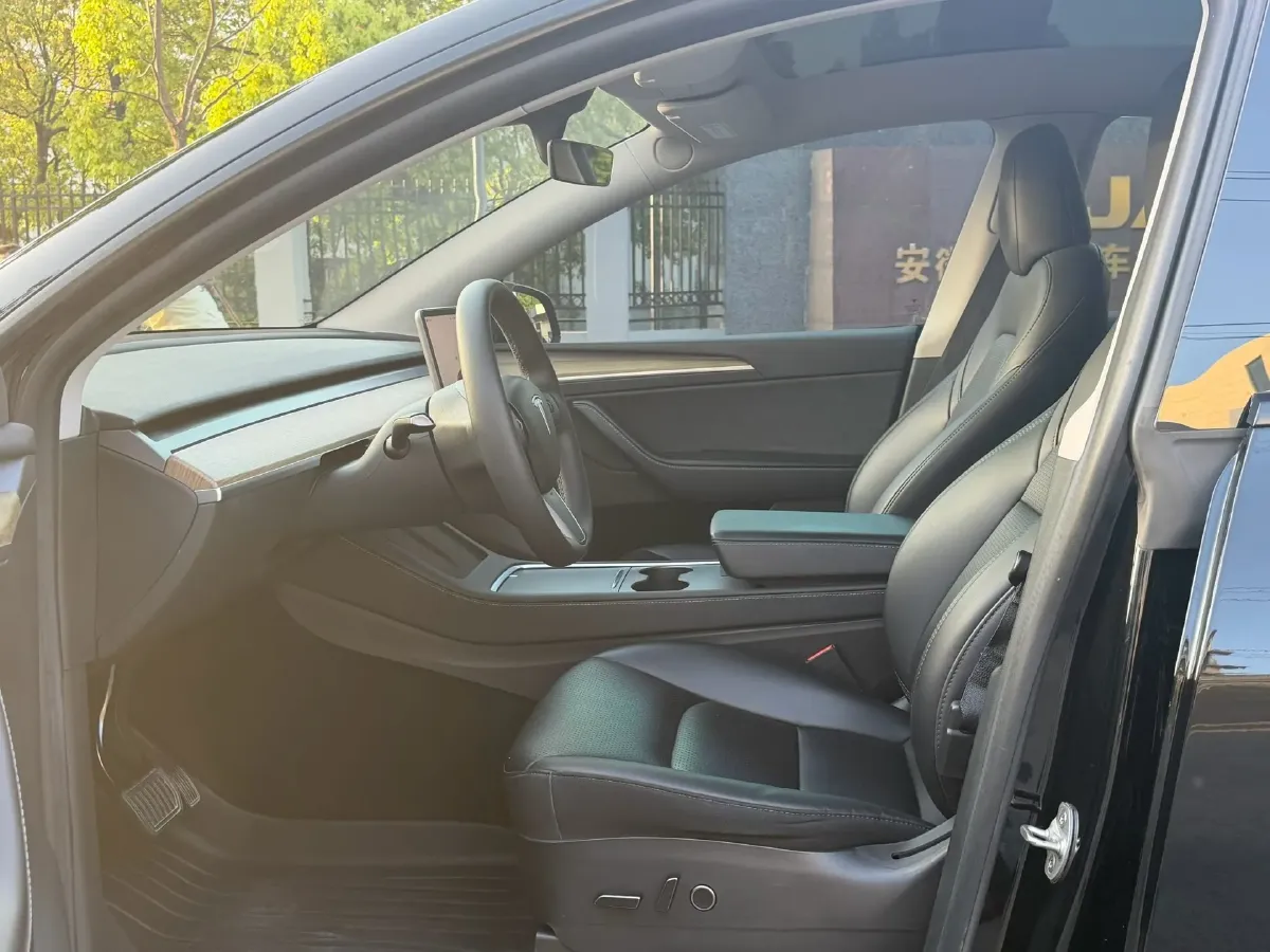 2022 Tesla Model Y BEV 60KWH,autocango,china used car exporter,china ev exporter,chinese used car exporter,chinese used ev exporter