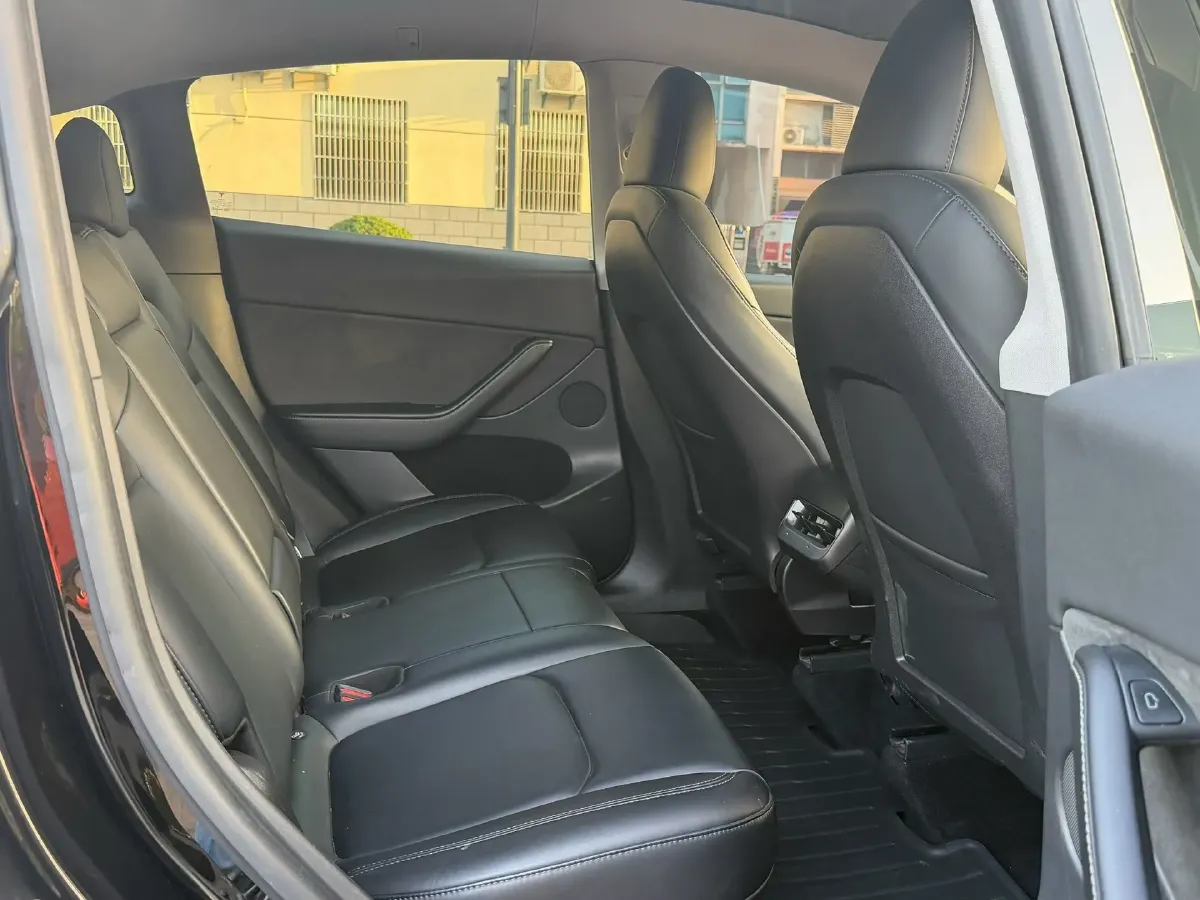 2022 Tesla Model Y BEV 60KWH,autocango,china used car exporter,china ev exporter,chinese used car exporter,chinese used ev exporter