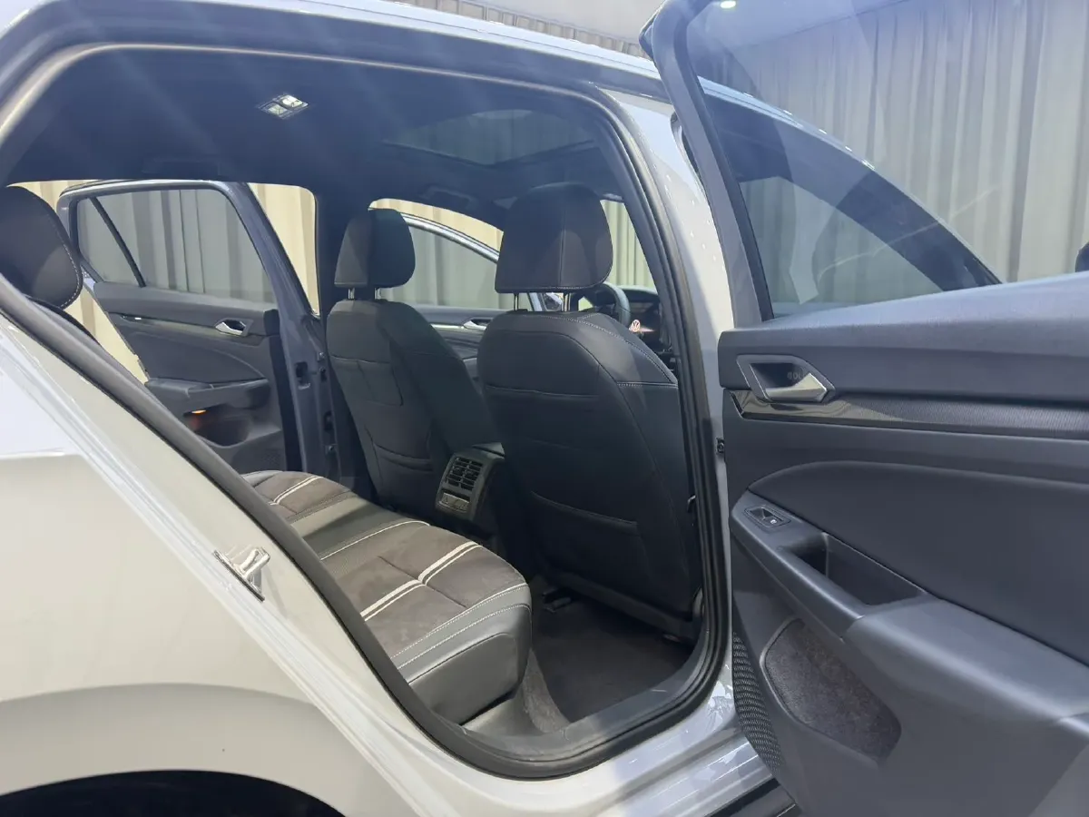 2023 Volkswagen Golf 1.4T 150HP L4 7DCT,autocango,china used car exporter,china ev exporter,chinese used car exporter,chinese used ev exporter