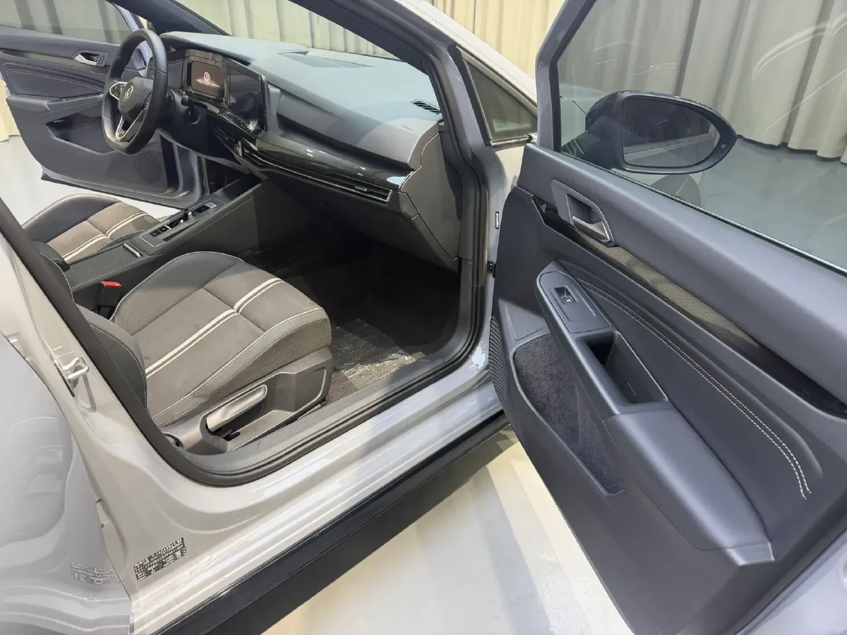 2023 Volkswagen Golf 1.4T 150HP L4 7DCT,autocango,china used car exporter,china ev exporter,chinese used car exporter,chinese used ev exporter