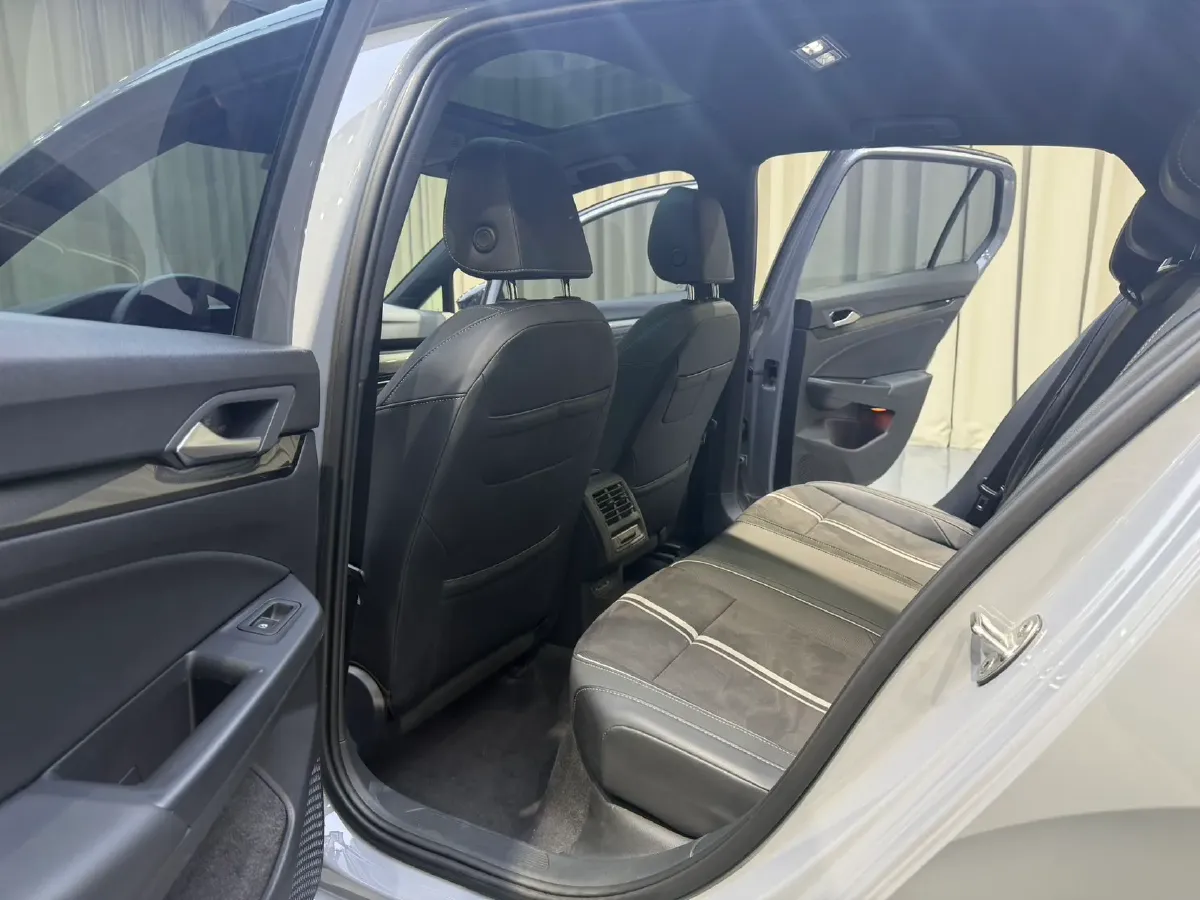 2023 Volkswagen Golf 1.4T 150HP L4 7DCT,autocango,china used car exporter,china ev exporter,chinese used car exporter,chinese used ev exporter