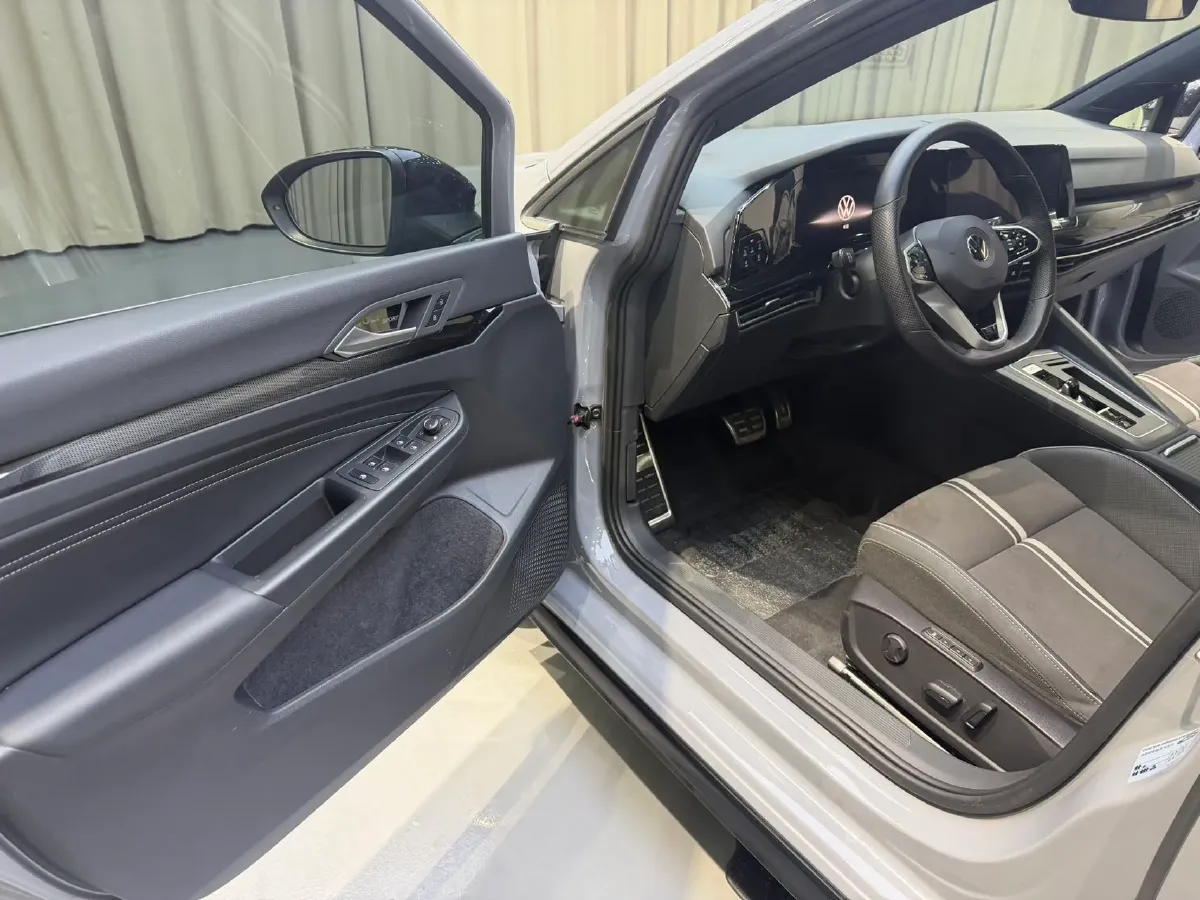 2023 Volkswagen Golf 1.4T 150HP L4 7DCT,autocango,china used car exporter,china ev exporter,chinese used car exporter,chinese used ev exporter