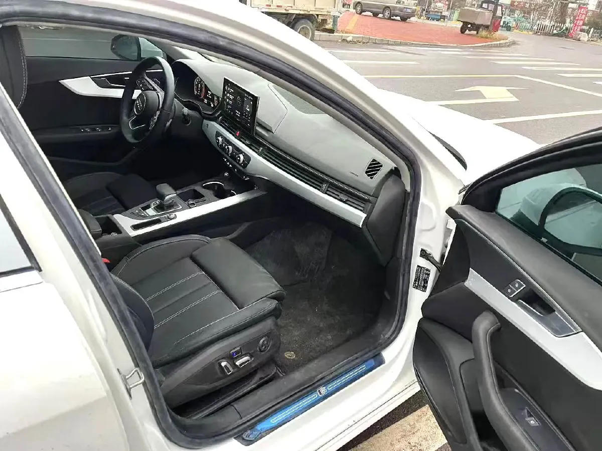 2024 Audi A4L 2.0T 190HP L4 7DCT,autocango,china used car exporter,china ev exporter,chinese used car exporter,chinese used ev exporter