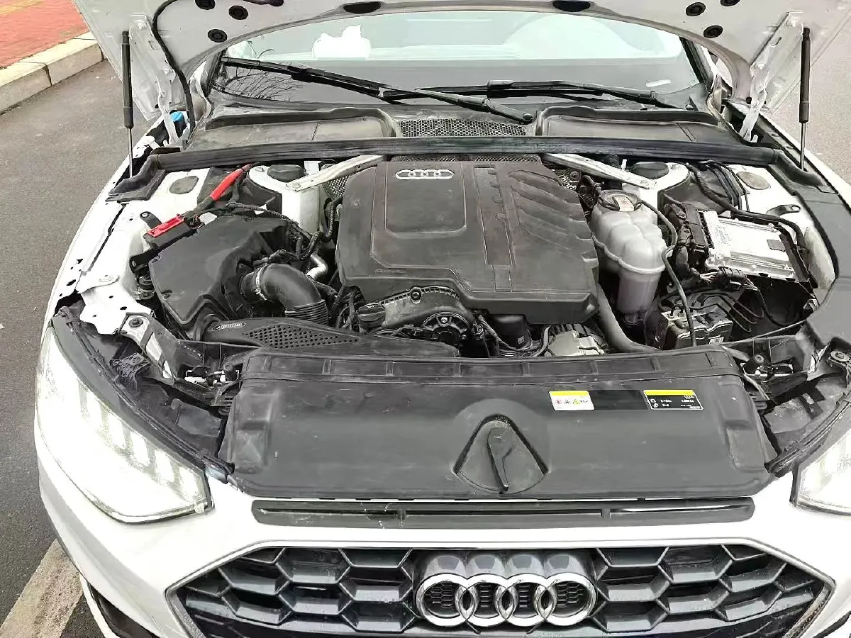 2024 Audi A4L 2.0T 190HP L4 7DCT,autocango,china used car exporter,china ev exporter,chinese used car exporter,chinese used ev exporter