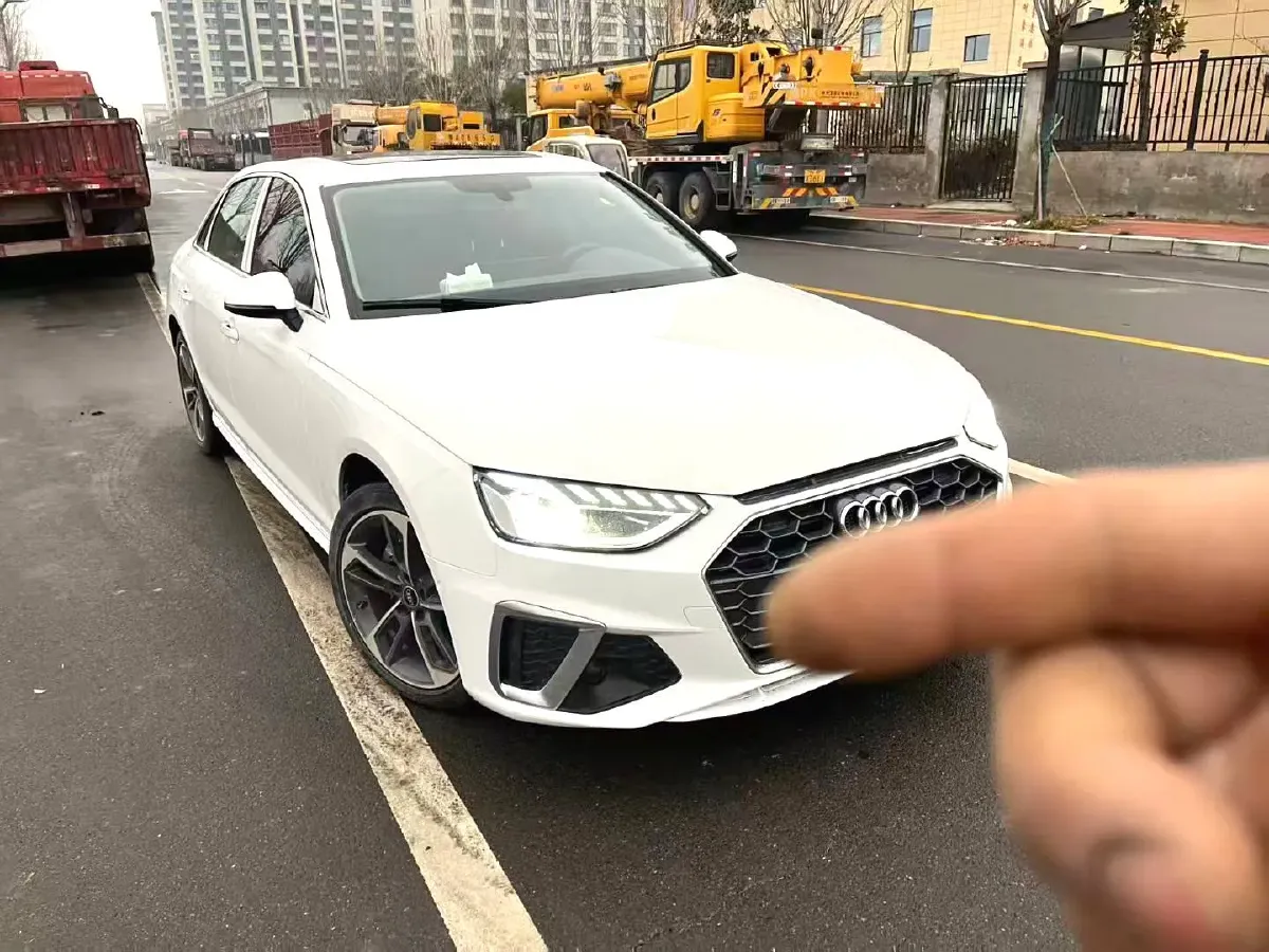 2024 Audi A4L 2.0T 190HP L4 7DCT,autocango,china used car exporter,china ev exporter,chinese used car exporter,chinese used ev exporter