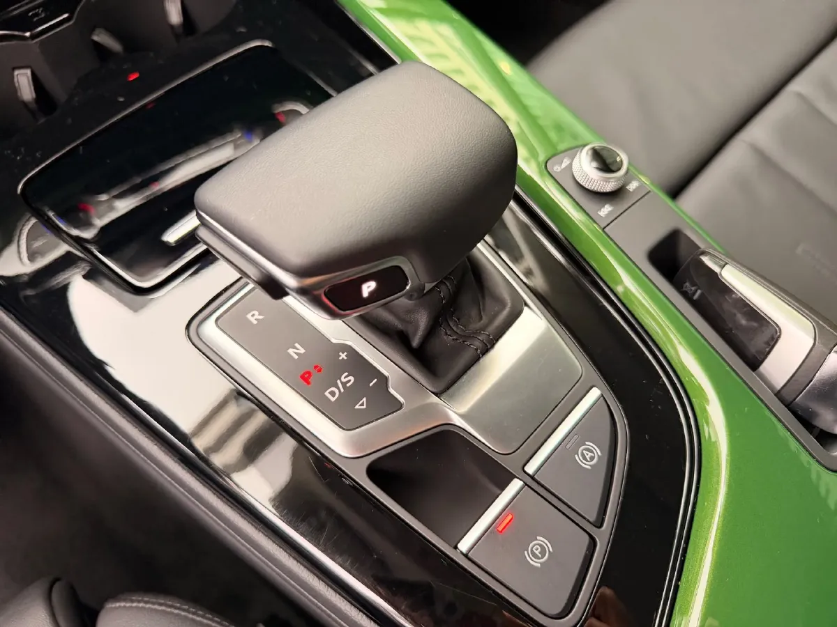 2022 Audi A5 2.0T 204HP L4 7DCT,autocango,china used car exporter,china ev exporter,chinese used car exporter,chinese used ev exporter