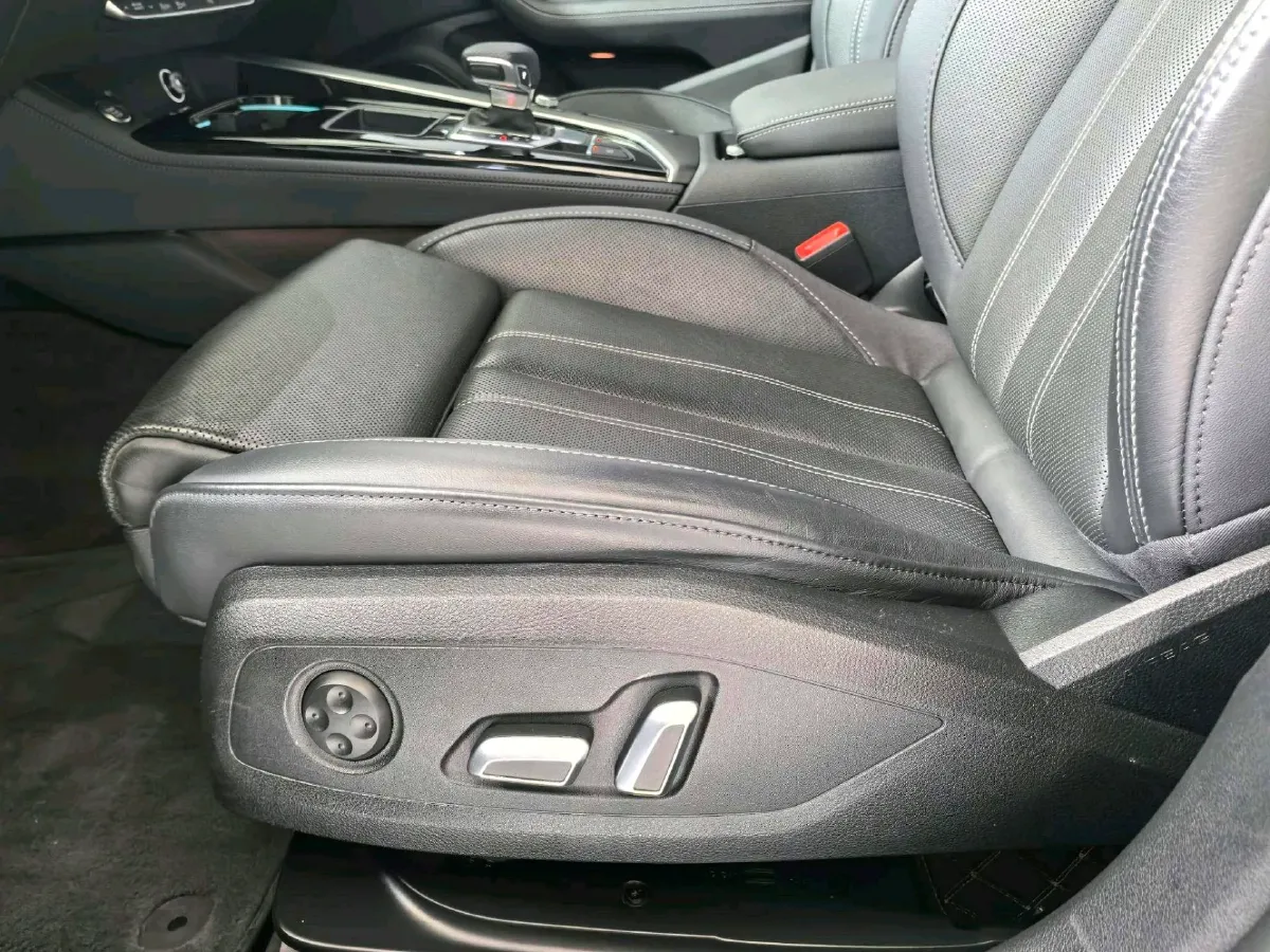 2024 Audi A4L 2.0T 190HP L4 7DCT,autocango,china used car exporter,china ev exporter,chinese used car exporter,chinese used ev exporter