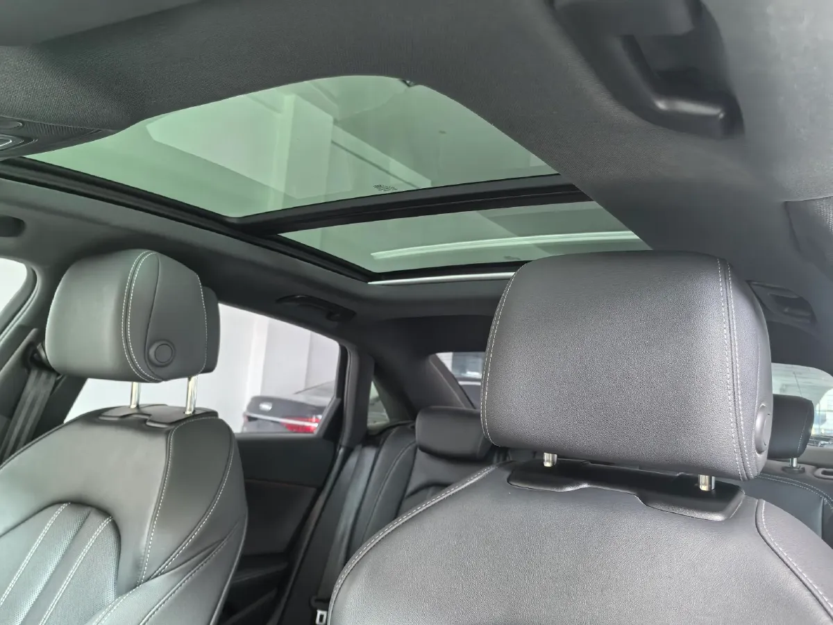 2024 Audi A4L 2.0T 190HP L4 7DCT,autocango,china used car exporter,china ev exporter,chinese used car exporter,chinese used ev exporter