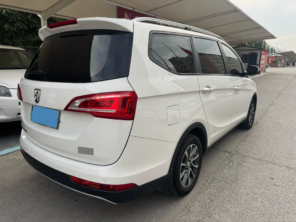 2017 BaoJun 730 1.5T 150HP L4 6MT,autocango,china used car exporter,china ev exporter,chinese used car exporter,chinese used ev exporter