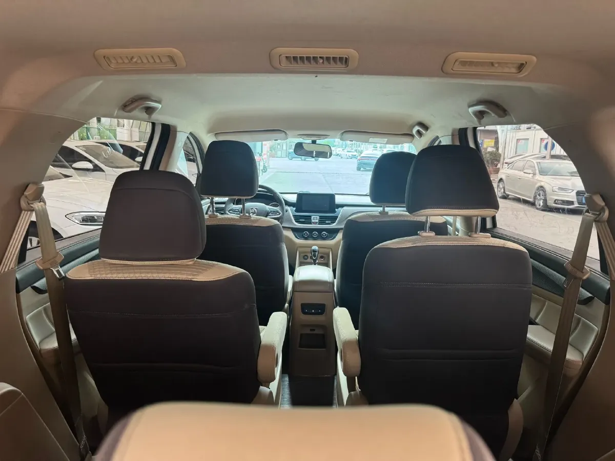 2017 BaoJun 730 1.5T 150HP L4 6MT,autocango,china used car exporter,china ev exporter,chinese used car exporter,chinese used ev exporter