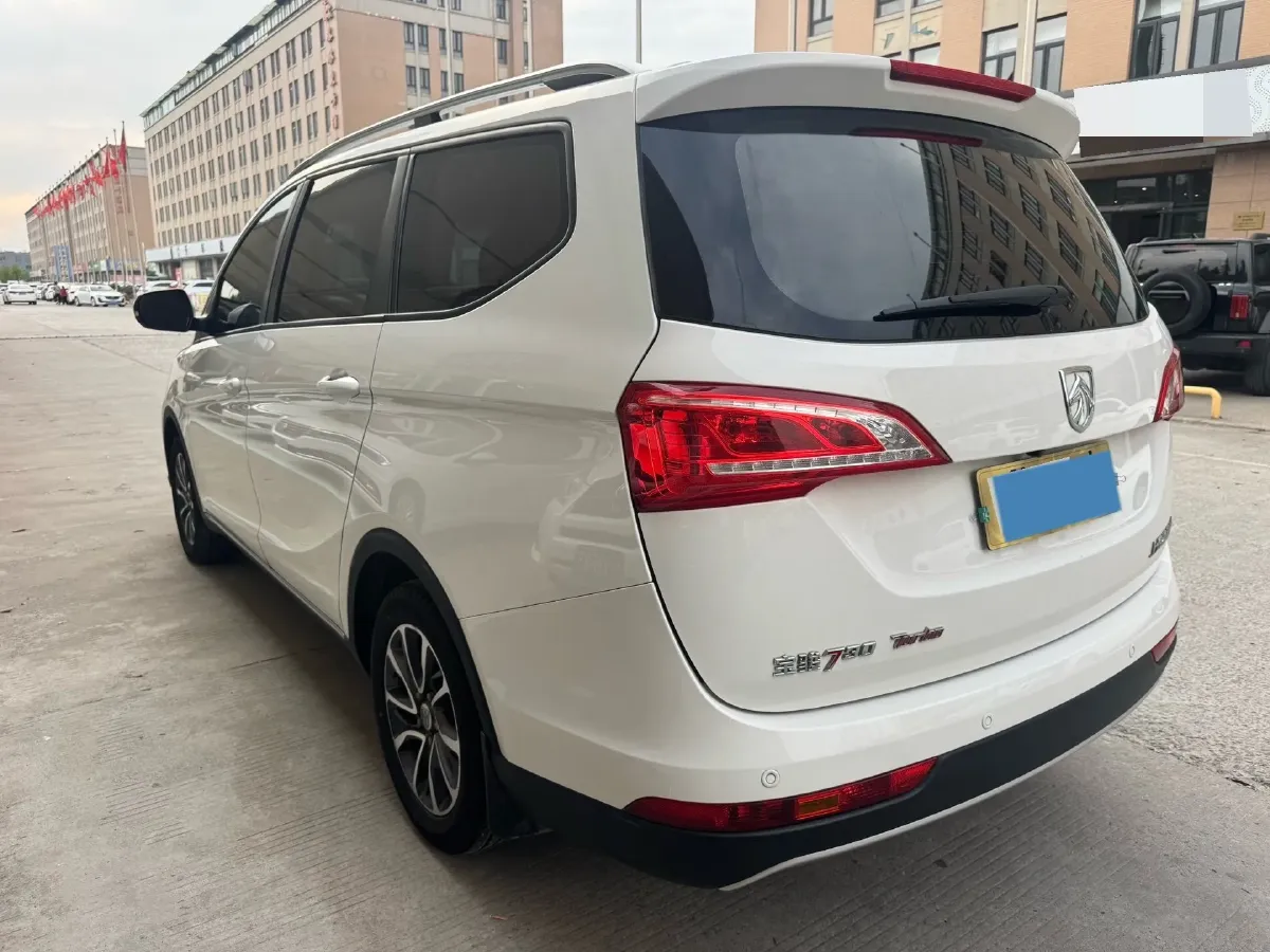 2017 BaoJun 730 1.5T 150HP L4 6MT,autocango,china used car exporter,china ev exporter,chinese used car exporter,chinese used ev exporter