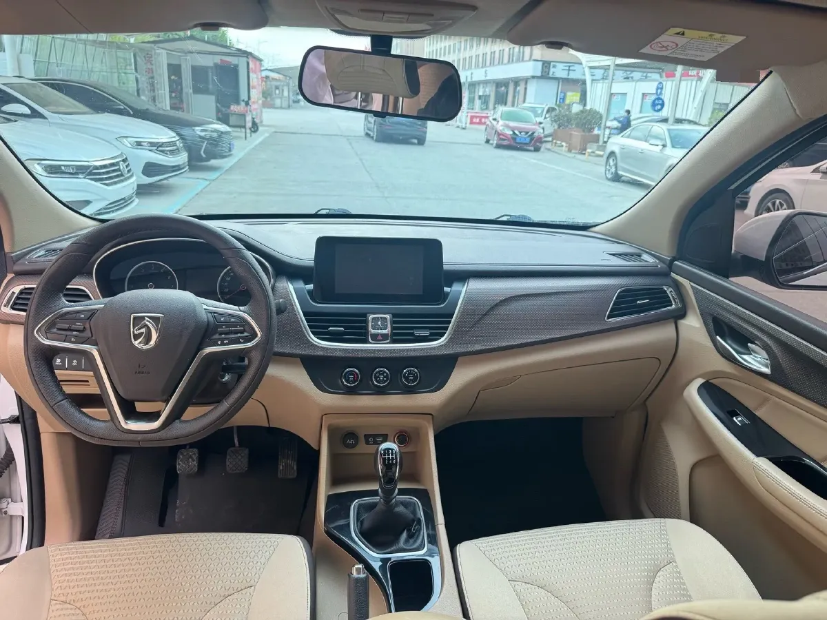 2017 BaoJun 730 1.5T 150HP L4 6MT,autocango,china used car exporter,china ev exporter,chinese used car exporter,chinese used ev exporter