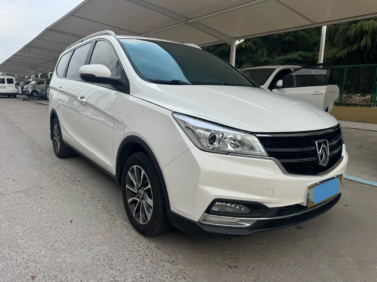 2017 BaoJun 730 1.5T 150HP L4 6MT,autocango,china used car exporter,china ev exporter,chinese used car exporter,chinese used ev exporter