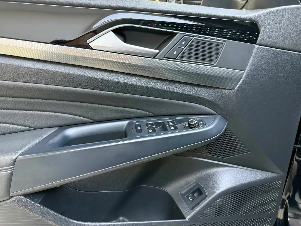 2023 Volkswagen Passat 2.0T 186HP L4 7DCT,autocango,china used car exporter,china ev exporter,chinese used car exporter,chinese used ev exporter