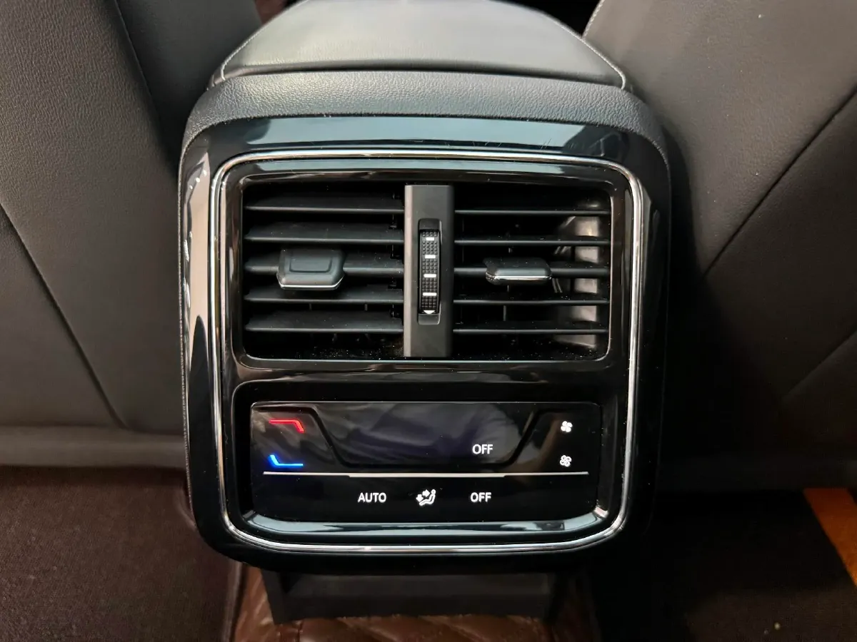 2023 Volkswagen Passat 2.0T 186HP L4 7DCT,autocango,china used car exporter,china ev exporter,chinese used car exporter,chinese used ev exporter