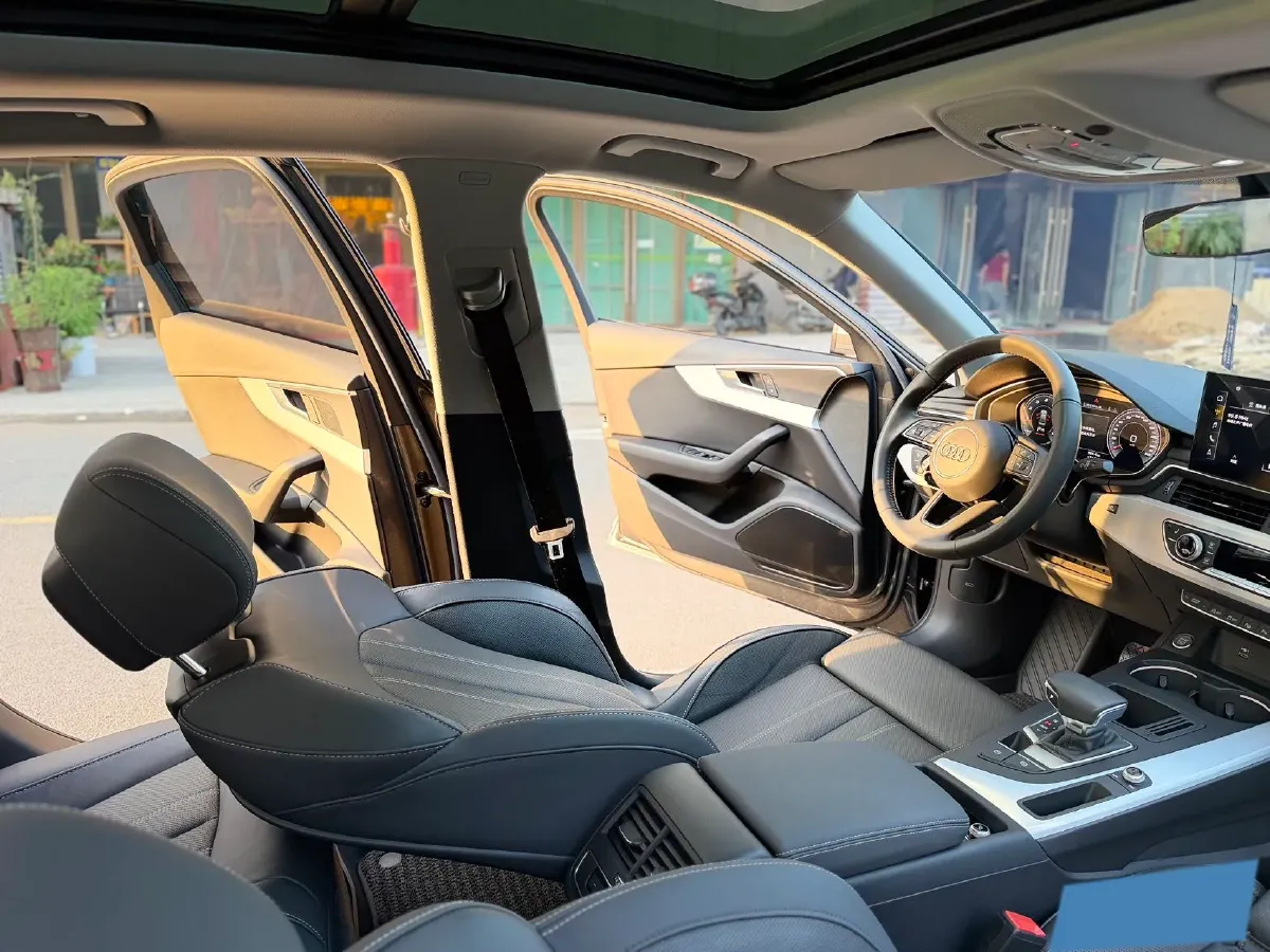 2020 Audi A4L 2.0T 190HP L4 7DCT,autocango,china used car exporter,china ev exporter,chinese used car exporter,chinese used ev exporter