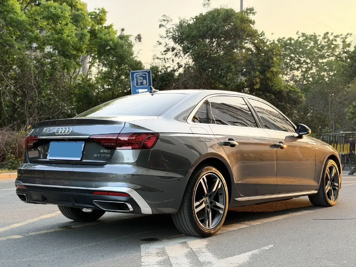 2020 Audi A4L 2.0T 190HP L4 7DCT,autocango,china used car exporter,china ev exporter,chinese used car exporter,chinese used ev exporter