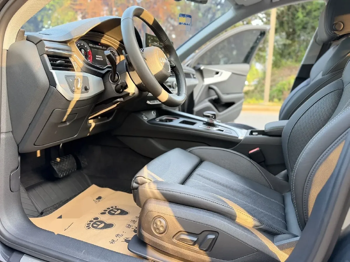 2020 Audi A4L 2.0T 190HP L4 7DCT,autocango,china used car exporter,china ev exporter,chinese used car exporter,chinese used ev exporter