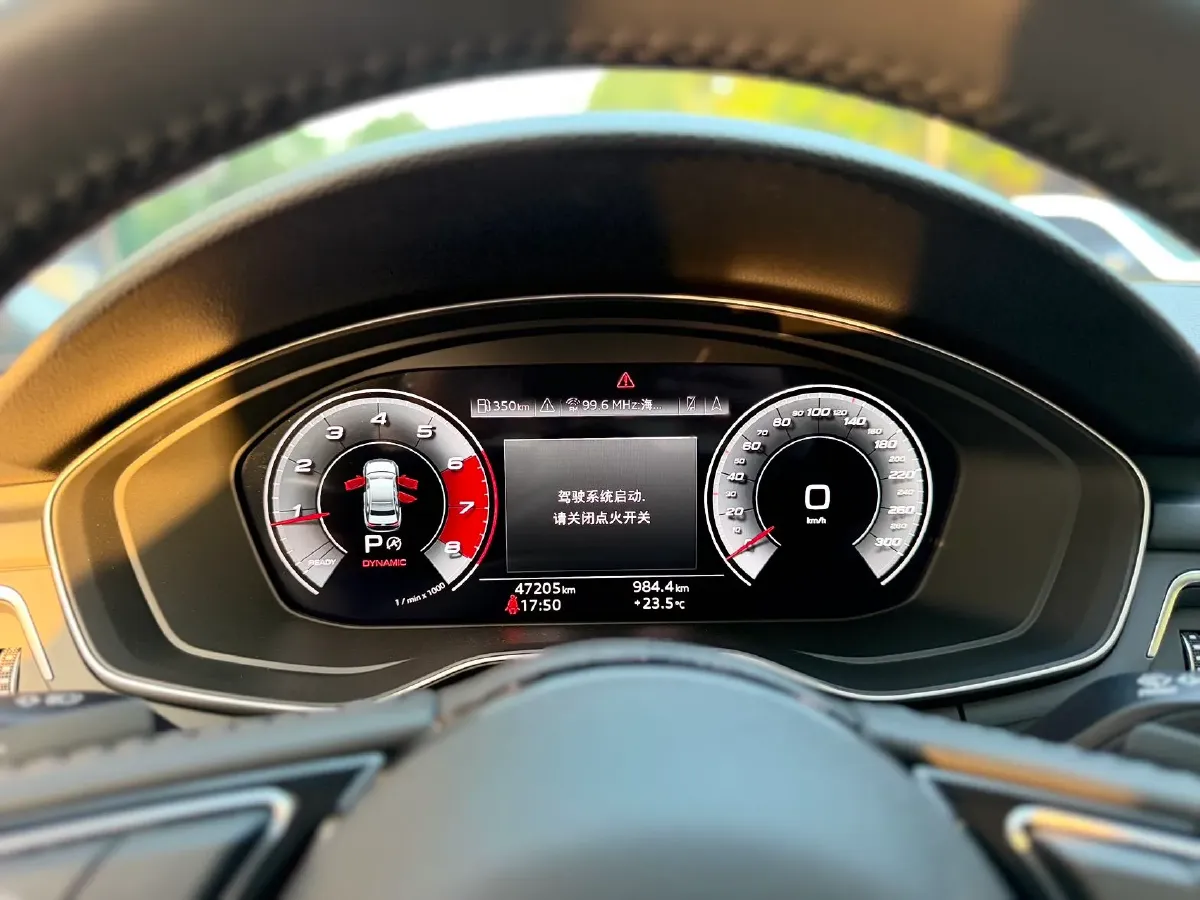 2020 Audi A4L 2.0T 190HP L4 7DCT,autocango,china used car exporter,china ev exporter,chinese used car exporter,chinese used ev exporter