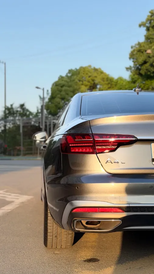 2020 Audi A4L 2.0T 190HP L4 7DCT,autocango,china used car exporter,china ev exporter,chinese used car exporter,chinese used ev exporter