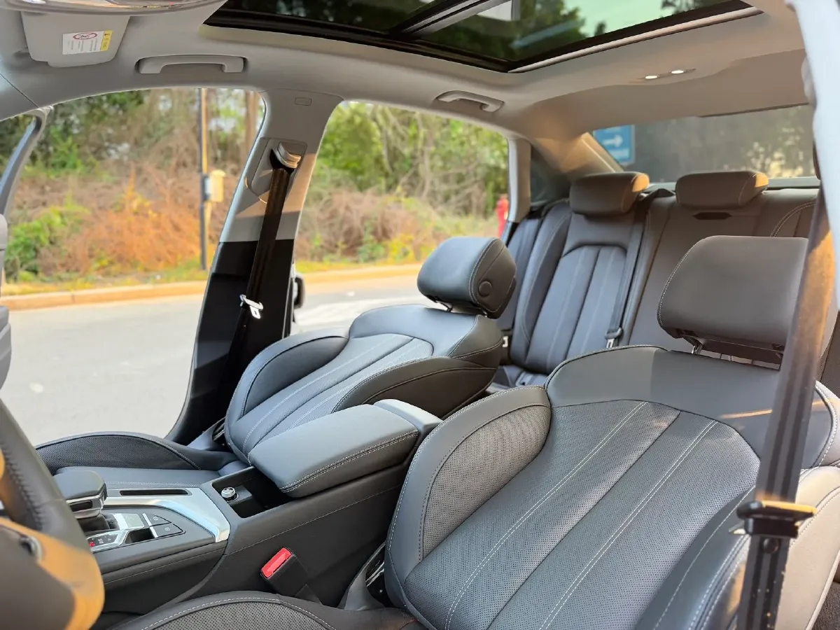 2020 Audi A4L 2.0T 190HP L4 7DCT,autocango,china used car exporter,china ev exporter,chinese used car exporter,chinese used ev exporter