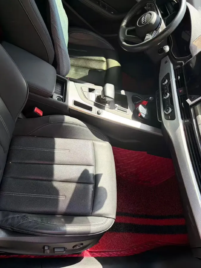 2020 Audi A4L 2.0T 190HP L4 7DCT,autocango,china used car exporter,china ev exporter,chinese used car exporter,chinese used ev exporter