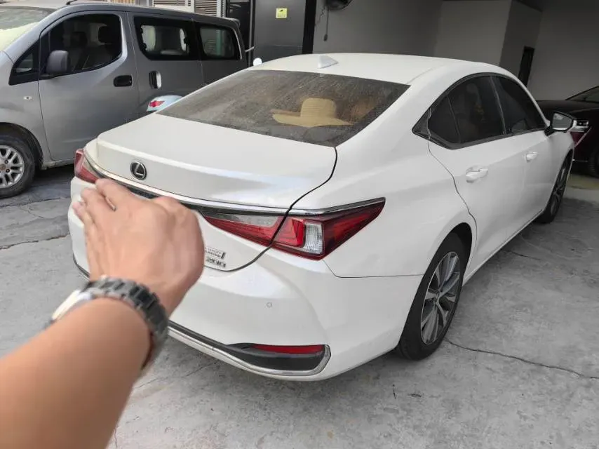 2018 Lexus ES 2.0L 167HP L4 6AT,autocango,china used car exporter,china ev exporter,chinese used car exporter,chinese used ev exporter