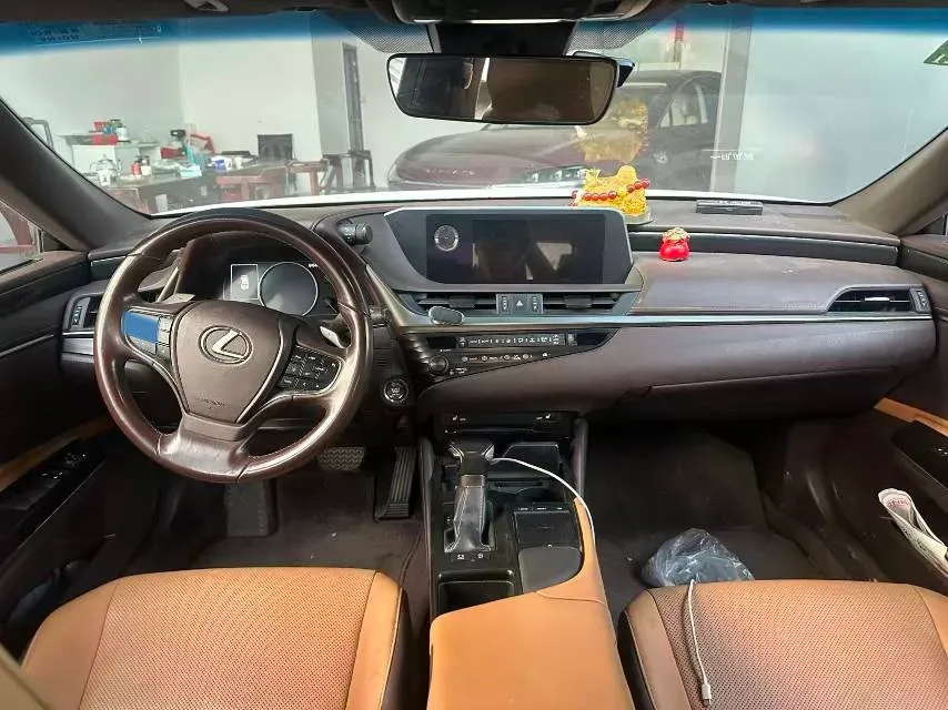 2018 Lexus ES 2.0L 167HP L4 6AT,autocango,china used car exporter,china ev exporter,chinese used car exporter,chinese used ev exporter