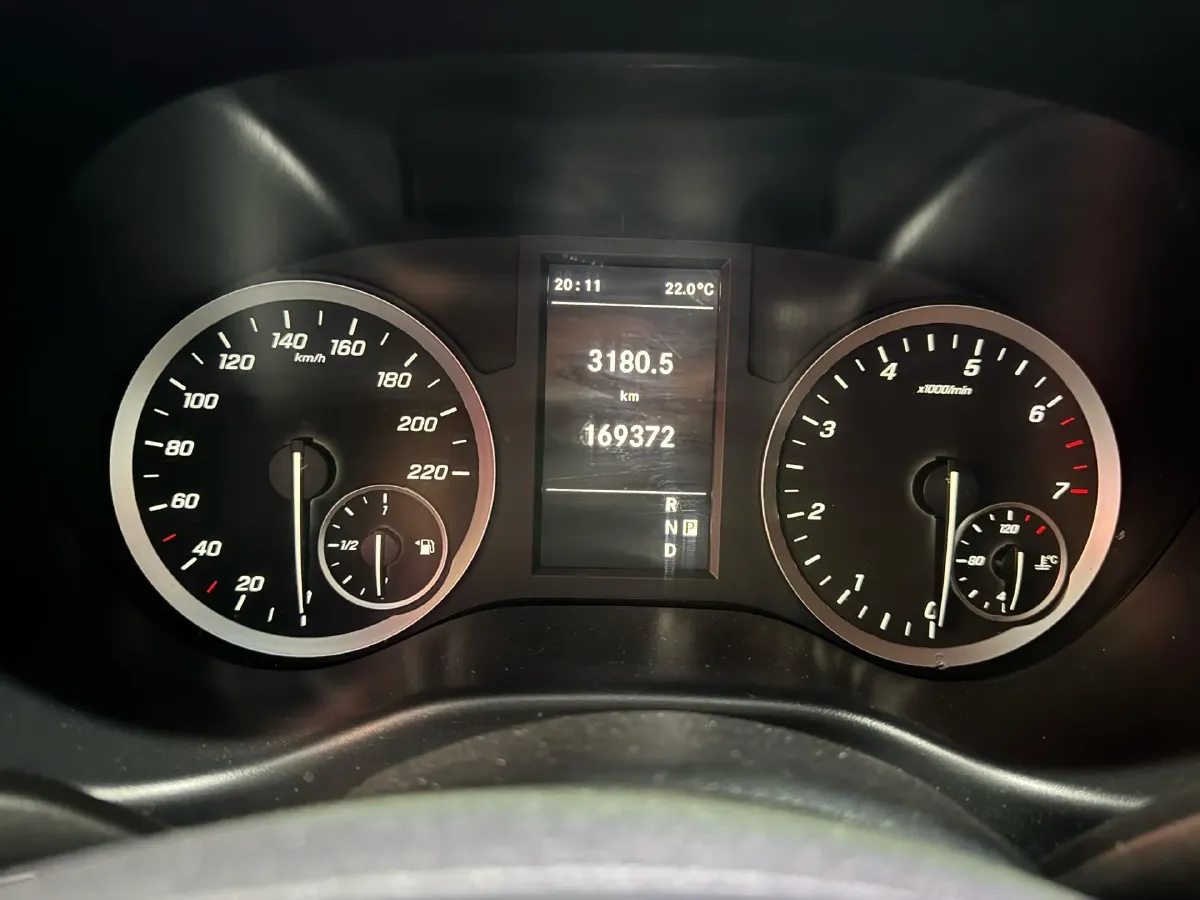 2021 Mercedes-Benz Vito 2.0T 211HP L4 9AT,autocango,china used car exporter,china ev exporter,chinese used car exporter,chinese used ev exporter