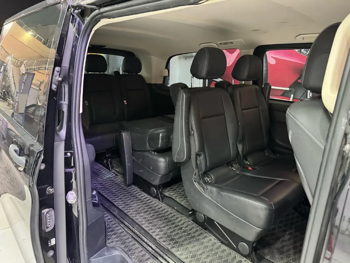 2021 Mercedes-Benz Vito 2.0T 211HP L4 9AT,autocango,china used car exporter,china ev exporter,chinese used car exporter,chinese used ev exporter