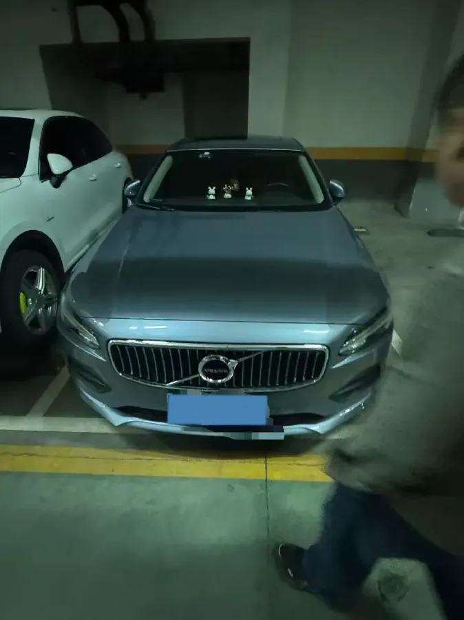 2018 Volvo S90 2.0T 254HP L4 8AT,autocango,china used car exporter,china ev exporter,chinese used car exporter,chinese used ev exporter