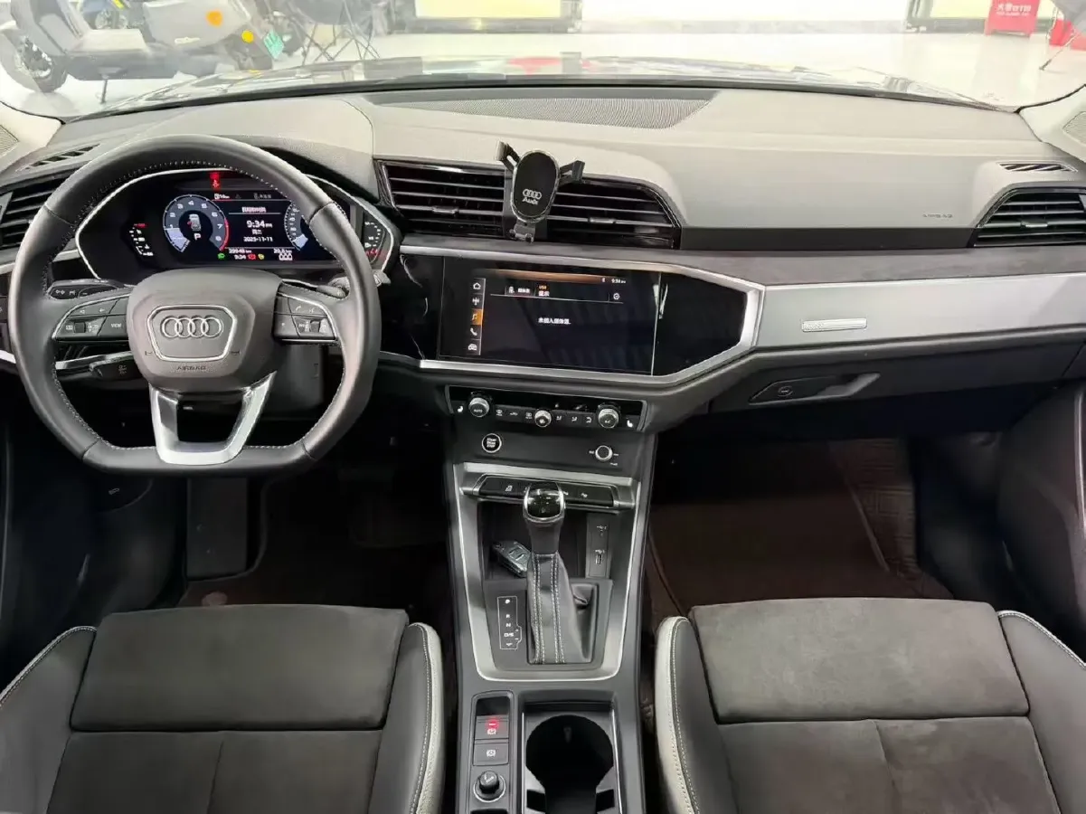 2021 Audi Q3 2.0T 186HP L4 7DCT,autocango,china used car exporter,china ev exporter,chinese used car exporter,chinese used ev exporter