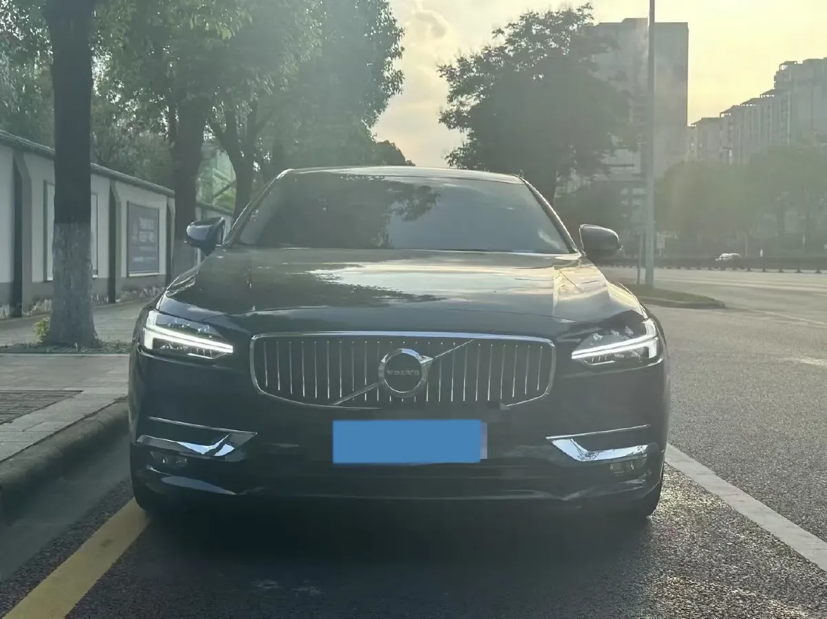 2020 Volvo S90 2.0T 254HP L4 8AT,autocango,china used car exporter,china ev exporter,chinese used car exporter,chinese used ev exporter