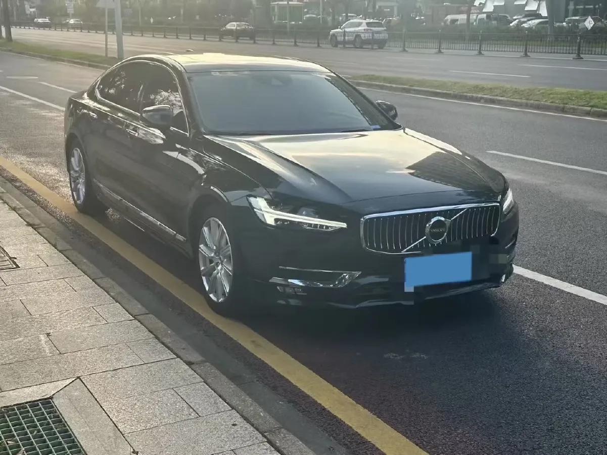 2020 Volvo S90 2.0T 254HP L4 8AT,autocango,china used car exporter,china ev exporter,chinese used car exporter,chinese used ev exporter