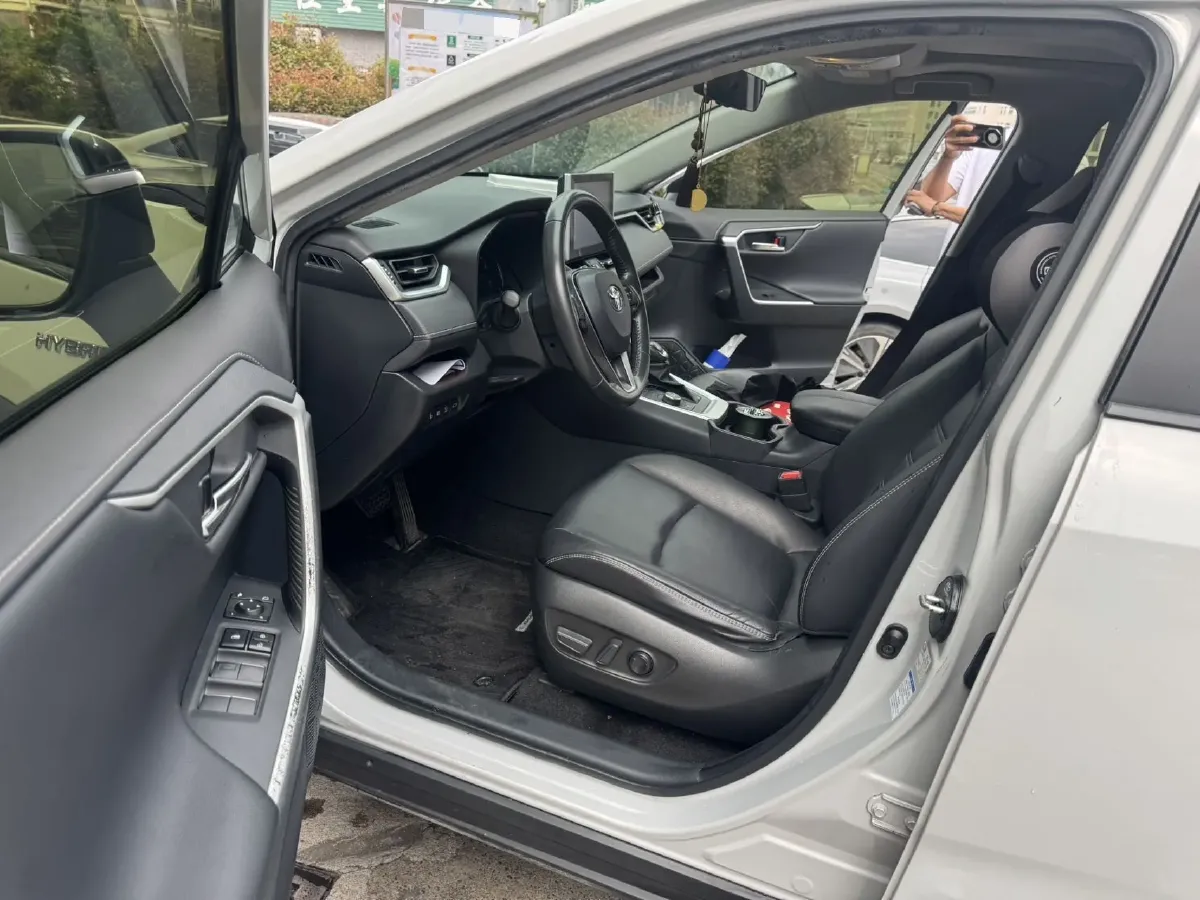 2021 Toyota RAV4 2.5L 178HP L4 E-CVT Hybrid,autocango,china used car exporter,china ev exporter,chinese used car exporter,chinese used ev exporter