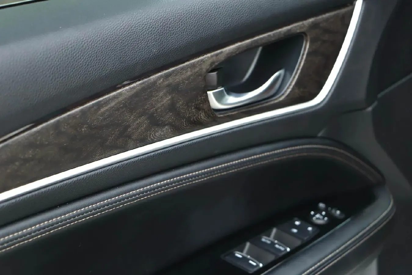 2020 Honda UR-V 2.0T 272HP L4 9AT,autocango,china used car exporter,china ev exporter,chinese used car exporter,chinese used ev exporter