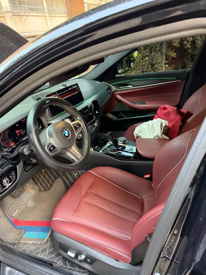 2022 BMW 5 Series 2.0T 252HP L4 8AT,autocango,china used car exporter,china ev exporter,chinese used car exporter,chinese used ev exporter