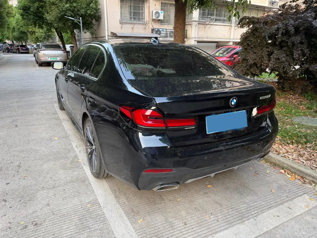 2022 BMW 5 Series 2.0T 252HP L4 8AT,autocango,china used car exporter,china ev exporter,chinese used car exporter,chinese used ev exporter
