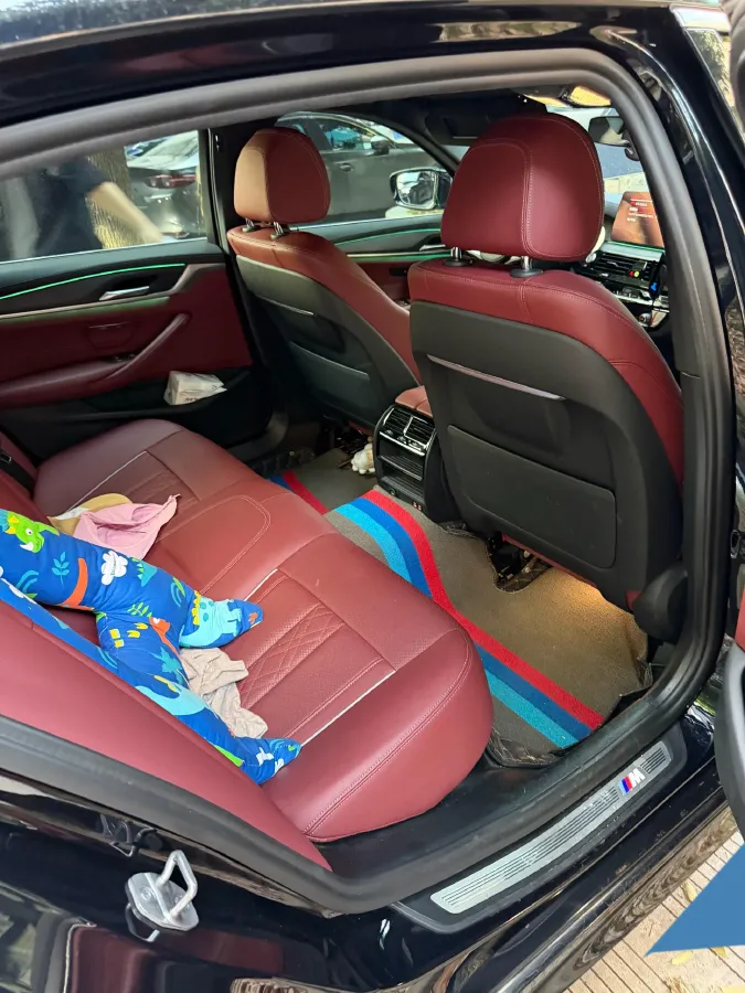 2022 BMW 5 Series 2.0T 252HP L4 8AT,autocango,china used car exporter,china ev exporter,chinese used car exporter,chinese used ev exporter