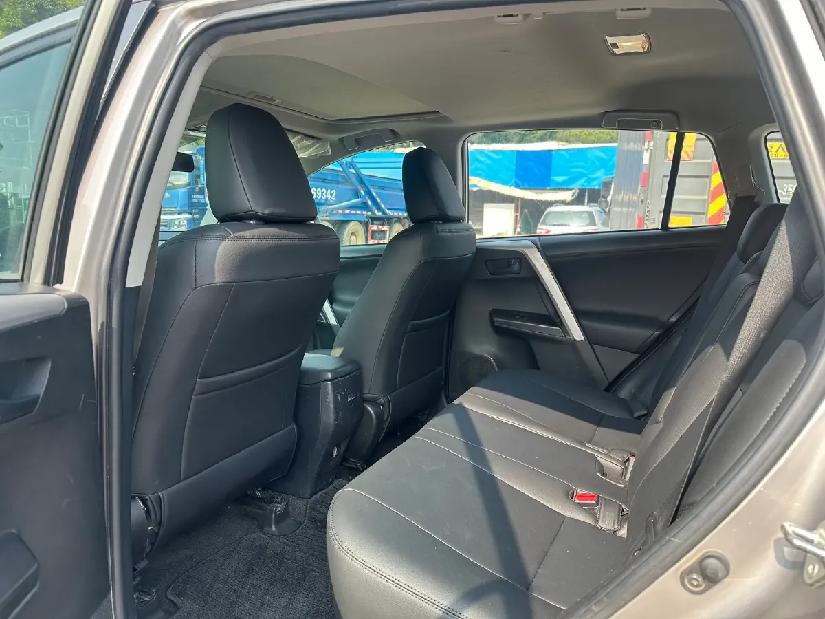 2018 Toyota RAV4 2.0L 151HP L4 CVT,autocango,china used car exporter,china ev exporter,chinese used car exporter,chinese used ev exporter