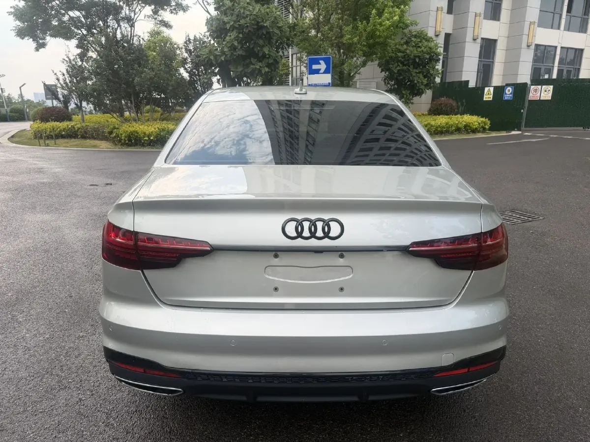 2020 Audi A4L 2.0T 190HP L4 7DCT,autocango,china used car exporter,china ev exporter,chinese used car exporter,chinese used ev exporter