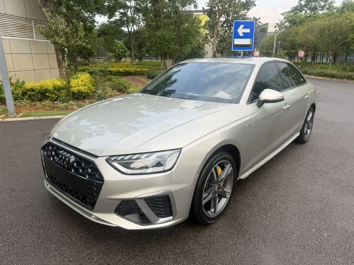 2020 Audi A4L 2.0T 190HP L4 7DCT,autocango,china used car exporter,china ev exporter,chinese used car exporter,chinese used ev exporter