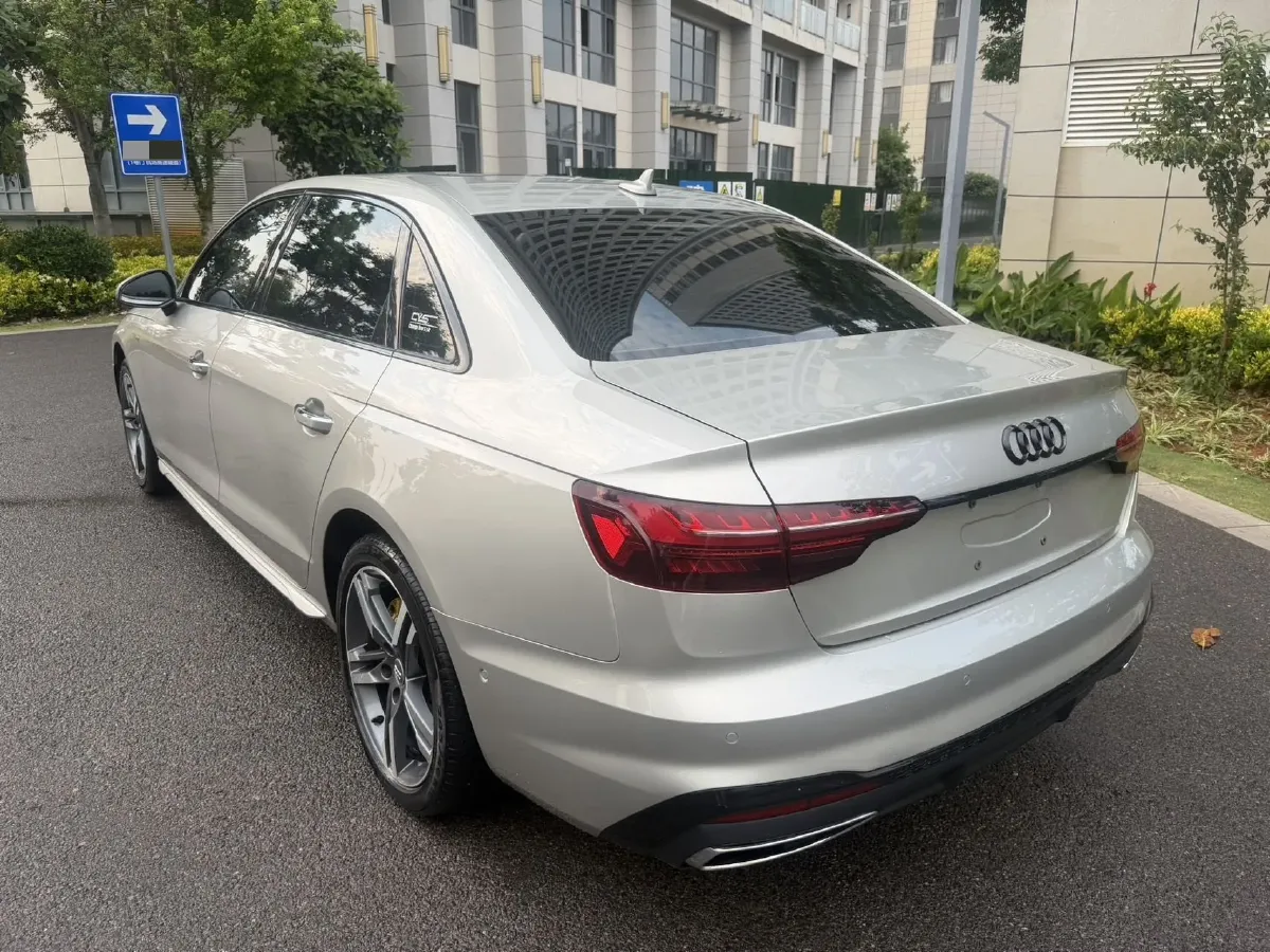 2020 Audi A4L 2.0T 190HP L4 7DCT,autocango,china used car exporter,china ev exporter,chinese used car exporter,chinese used ev exporter