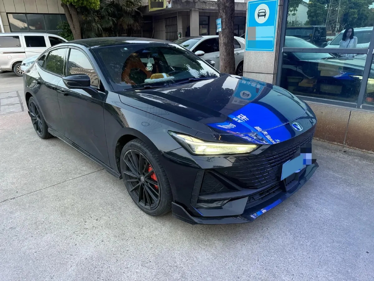 2023 ChangAn UNI-V 1.5T 188HP L4 7DCT,autocango,china used car exporter,china ev exporter,chinese used car exporter,chinese used ev exporter