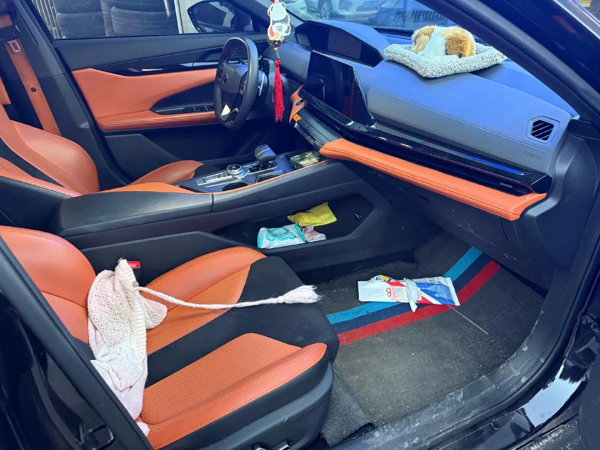 2023 ChangAn UNI-V 1.5T 188HP L4 7DCT,autocango,china used car exporter,china ev exporter,chinese used car exporter,chinese used ev exporter